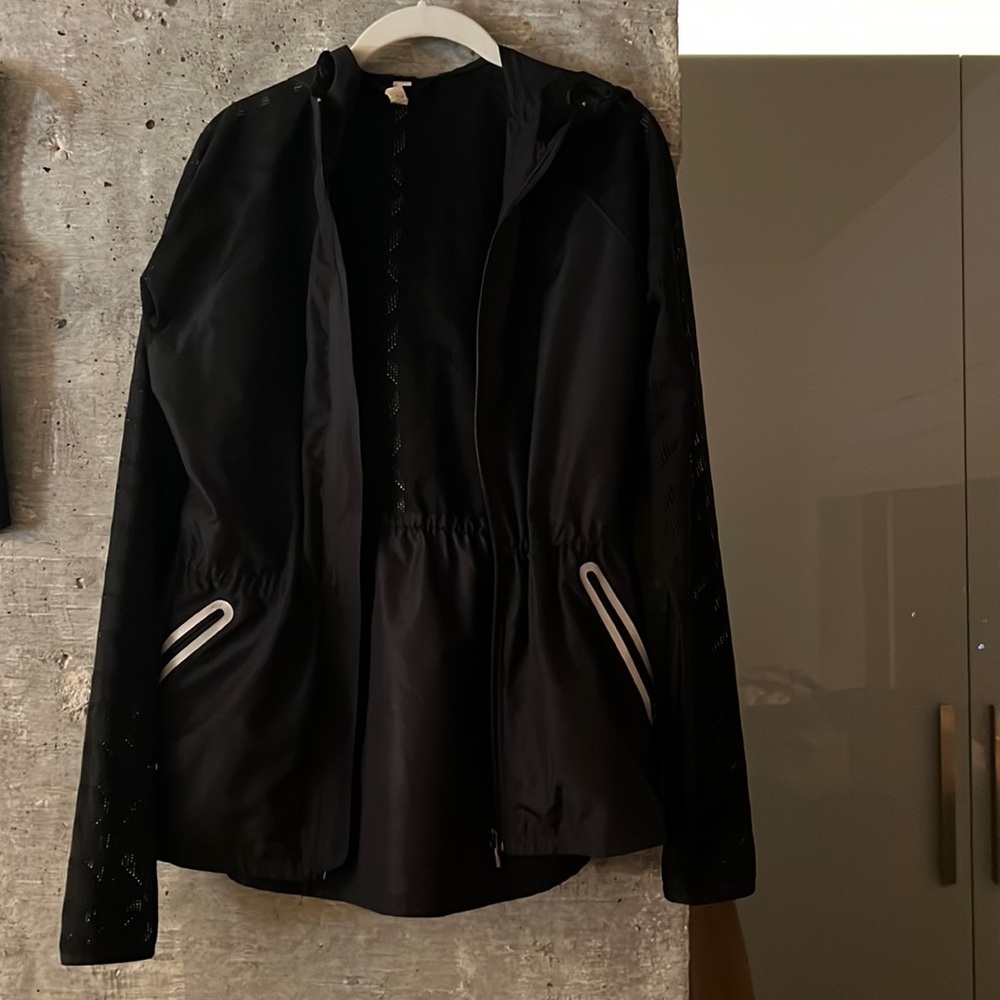NWOT Under Amour light black reflective jacket